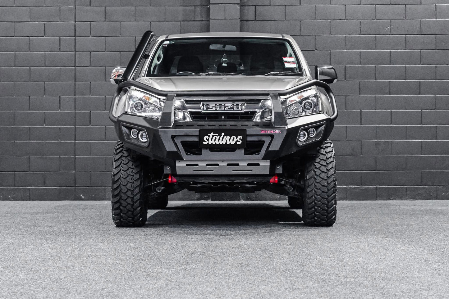 DEFENDER 4X4 Triple Loop Bull-Bar to suit 2011 – 2020 Isuzu D-Max
