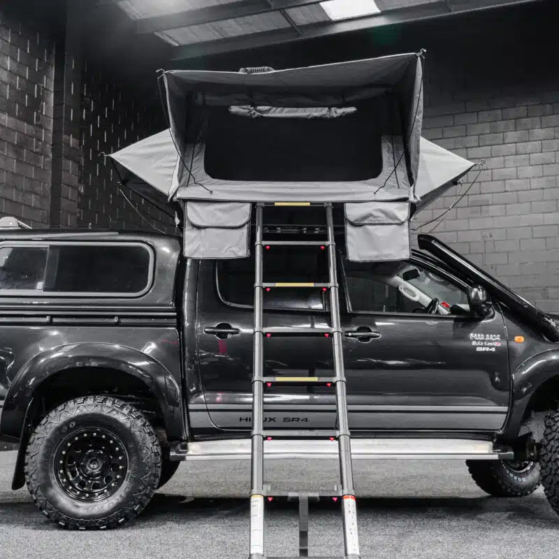 DEFENDER OFF-ROAD CANTILEVER HARD SHELL ROOFTOP TENT