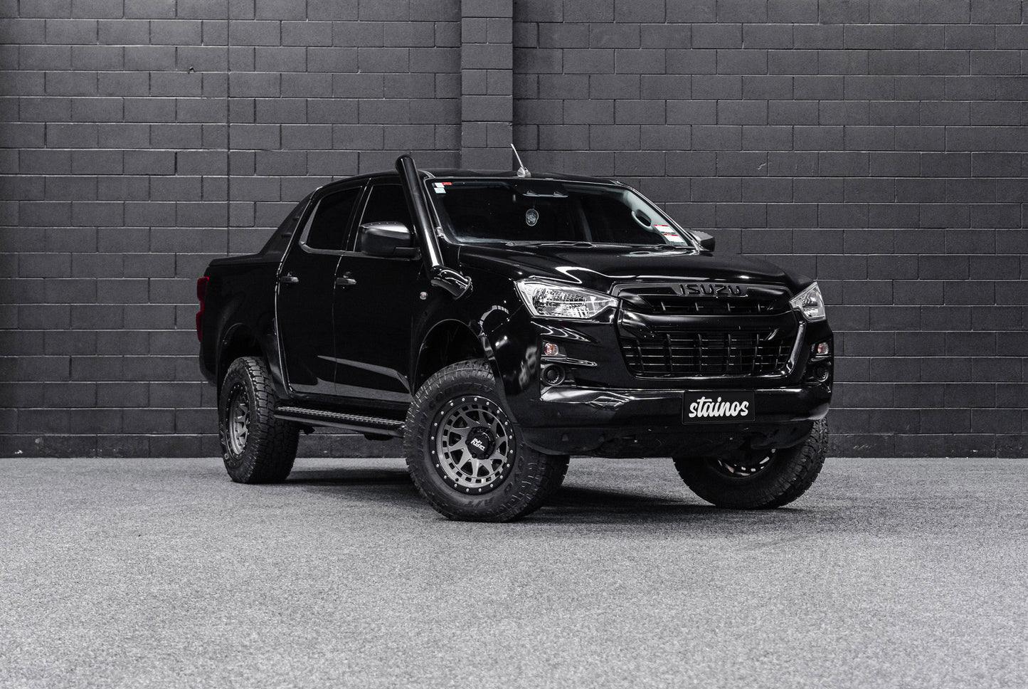 STAINOS Isuzu DMAx 2020+ Mid Entry Snorkel Kit