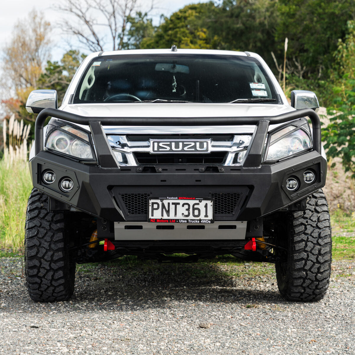 SHIELD Off-Road Triple Loop Bull-Bar – Isuzu D-Max (2013-2015)