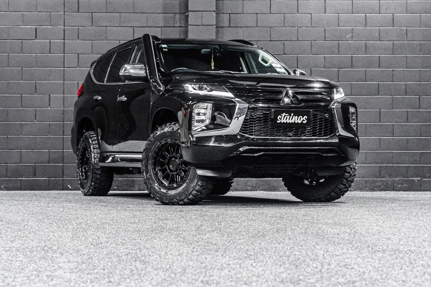 STAINOS Mitsubishi Pajero 2020+ Short Entry Snorkel Kit