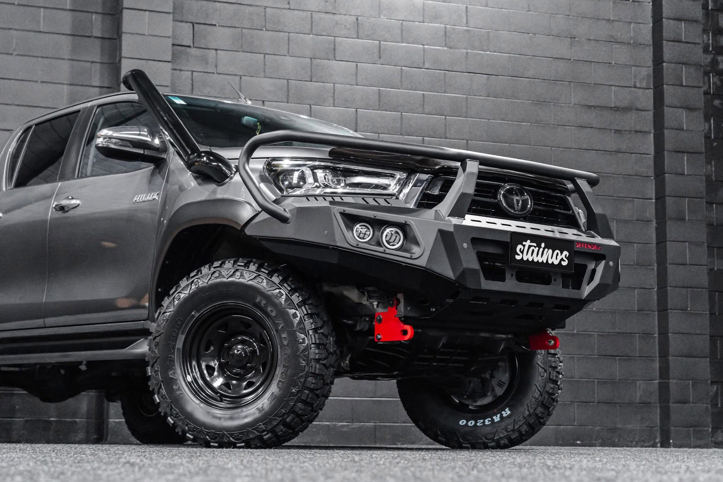 DEFENDER 4X4 Triple Loop Bull-Bar to suit 2015 – 2020 Toyota Hilux