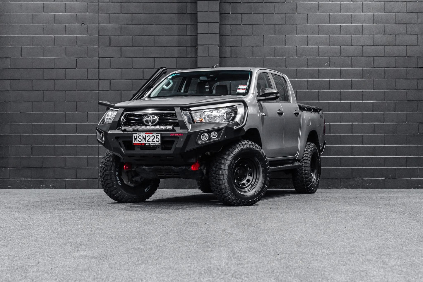 DEFENDER OFF-ROAD – TOYOTA HILUX 2015-2019 2″ SUSPENSION LIFT KIT – FRONT + REAR
