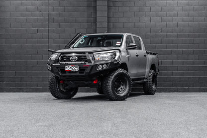 DEFENDER OFF-ROAD – TOYOTA HILUX 2015-2019 2″ SUSPENSION LIFT KIT – FRONT + REAR