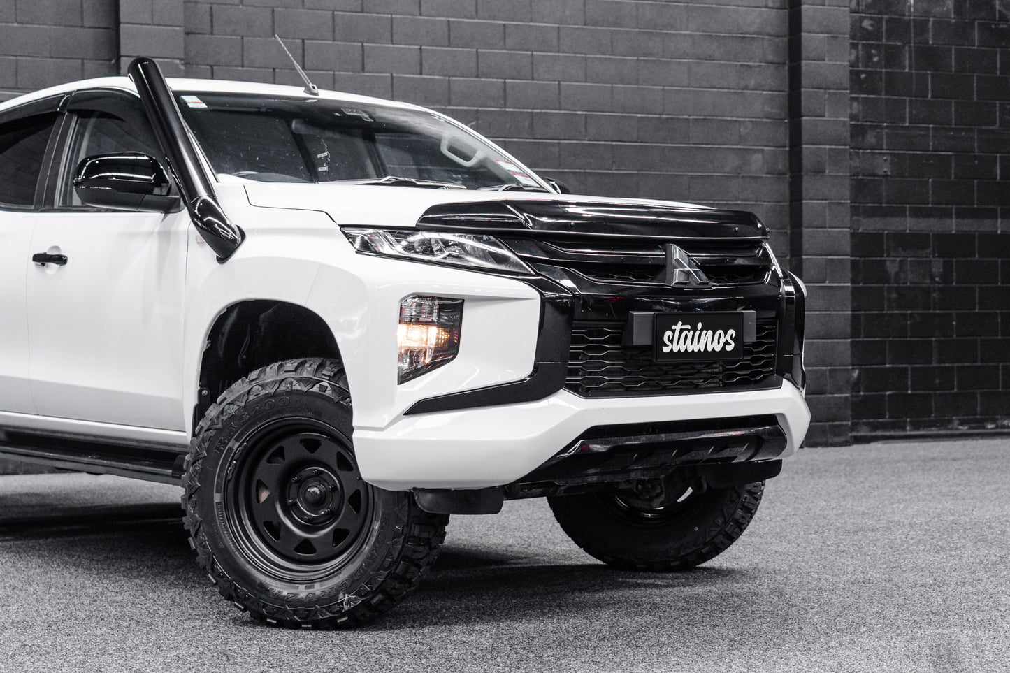 STAINOS Mitsubishi Triton 2019+ Short Entry Snorkel Kit